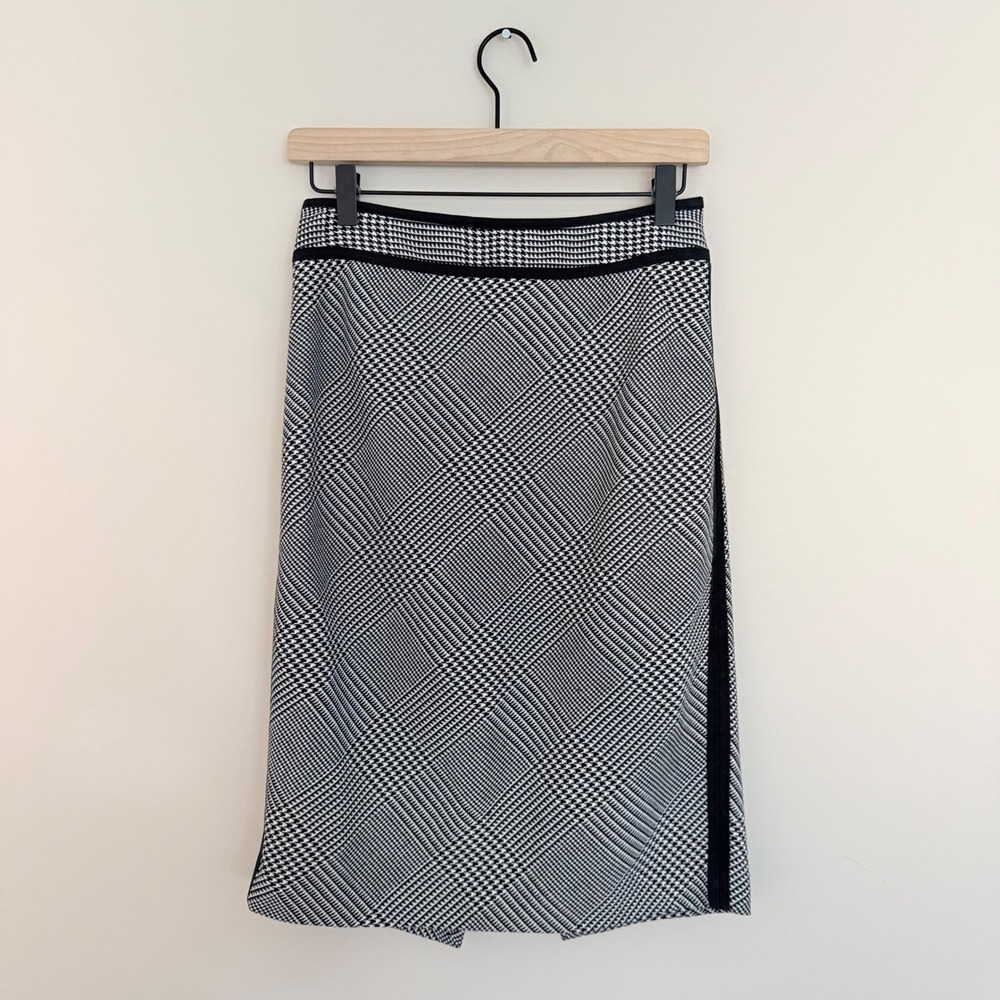 Women's White House Black Market Pencil Skirt Knee Length Striped Formal SZ 2